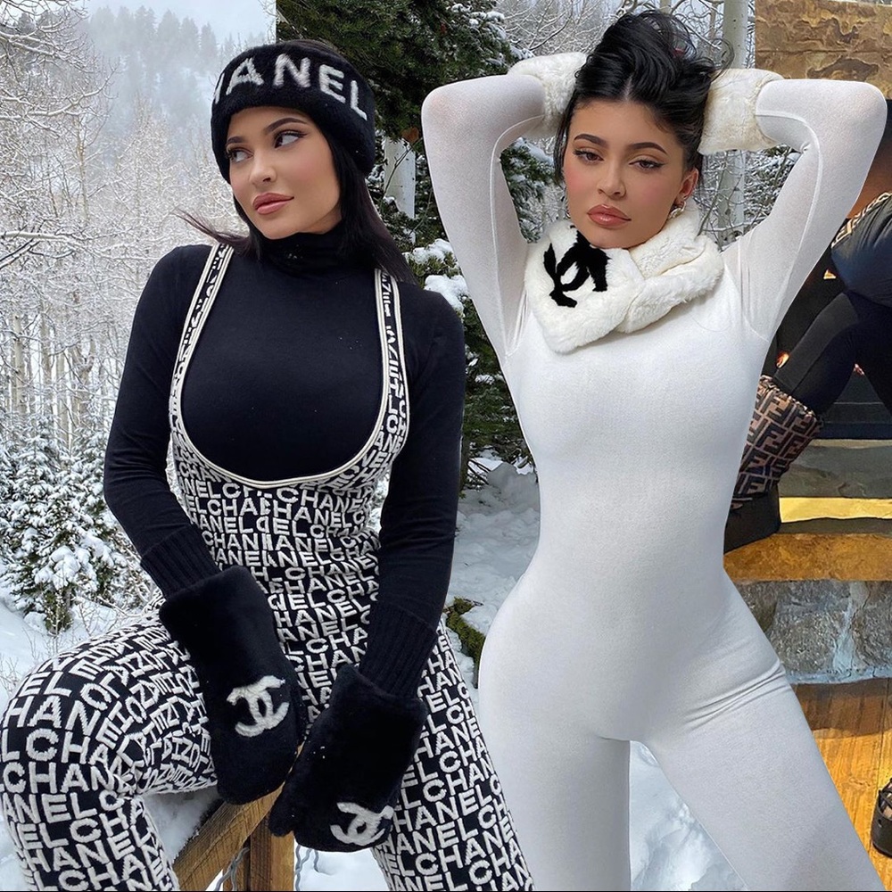 Rare 100% real fur Chanel scarf rabbit kylie Jenner white❄️